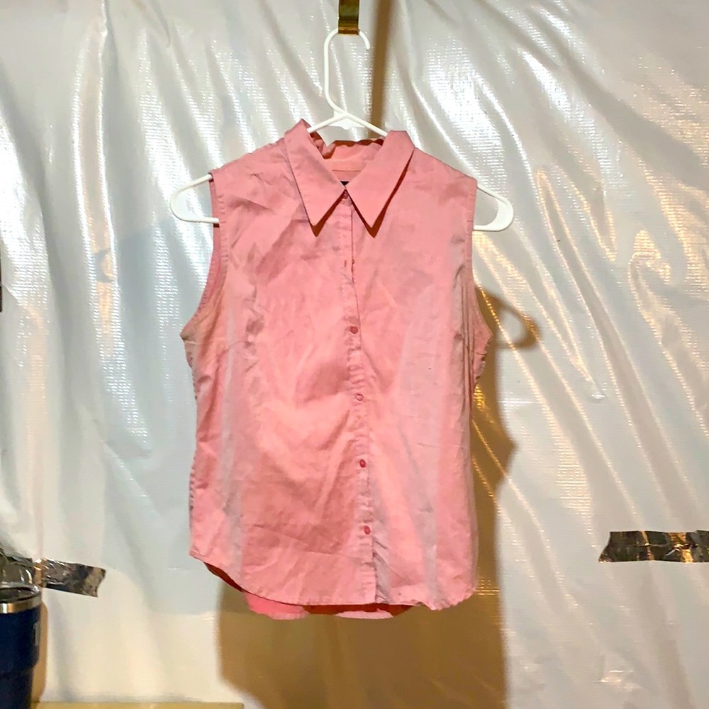 Women’s sleeveless shirt